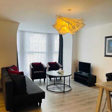 One Bedroom Apartment, No 4 Илфракомб Екстериор снимка