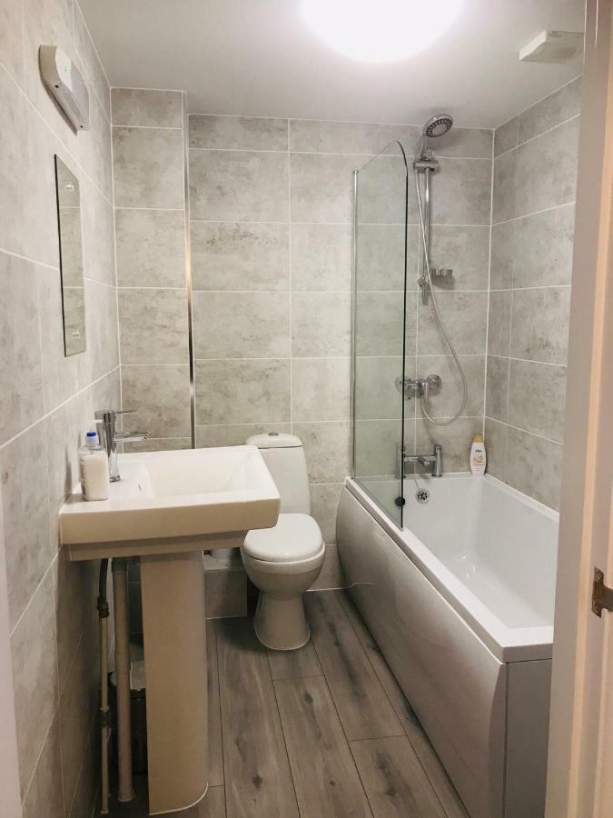 One Bedroom Apartment, No 4 Илфракомб Екстериор снимка